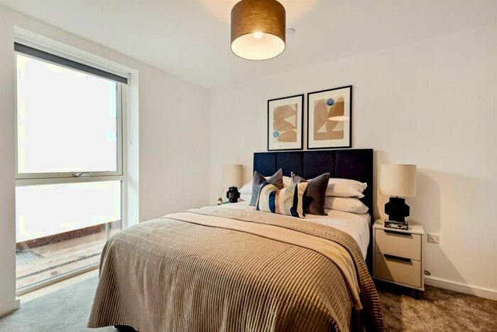 1 Bedroom Apartment To Rent In Bed, Th Floor, Mustang, Verona House In Beam Park, RM9