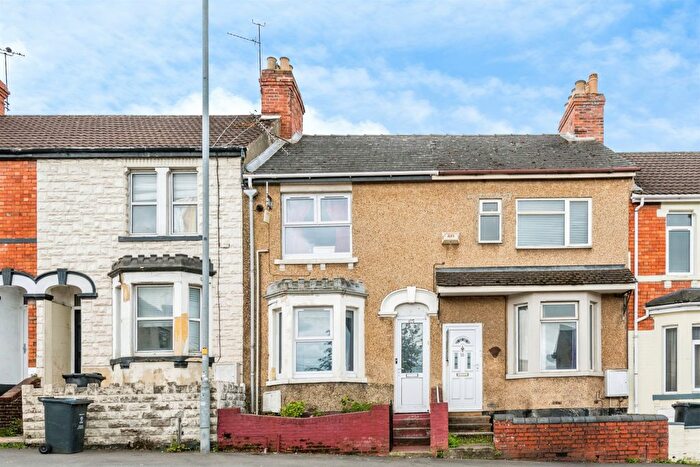 2 Bedroom Terraced House For Sale In Crombey Street, Swindon, SN1