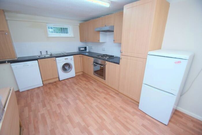 5 Bedroom Terraced House To Rent In Chestnut Avenue, Hyde Park, Leeds, LS6