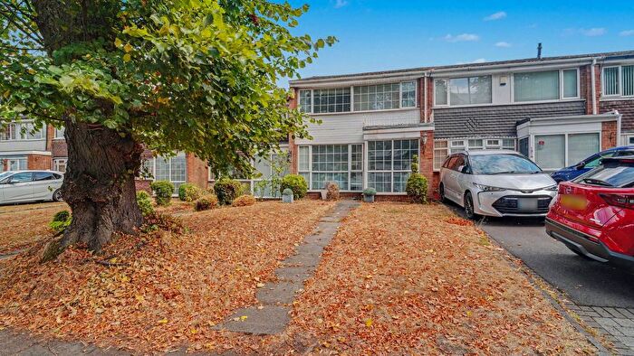 3 Bedroom Terraced House For Sale In Stratford Road, Hall Green, Birmingham, B28