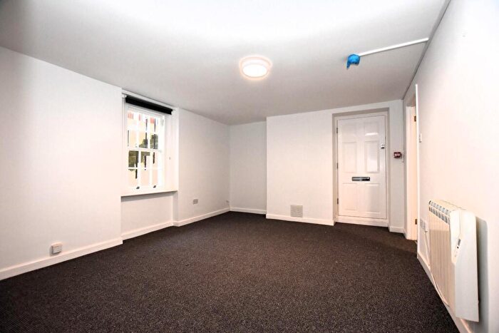 1 Bedroom Flat To Rent In London Road, Cheltenham, Gloucestershire, GL52