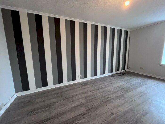 2 Bedroom Flat To Rent In Thornhill, Johnstone, Renfrewshire, PA5