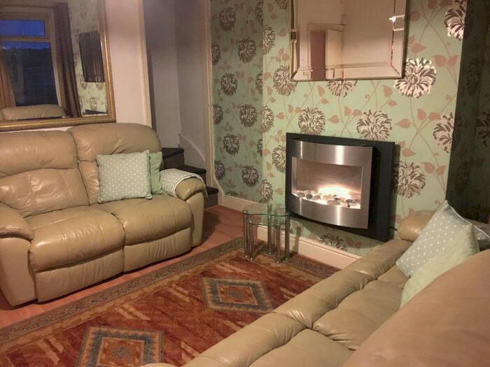 3 Bedroom Property To Rent In Pershore Road, Selly Park, Birmingham, B29