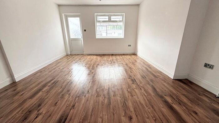 4 Bedroom Property To Rent In Rayners Lane, Harrow, HA2