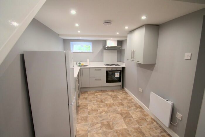 1 Bedroom Flat To Rent In Pine Grove, Manchester, M14