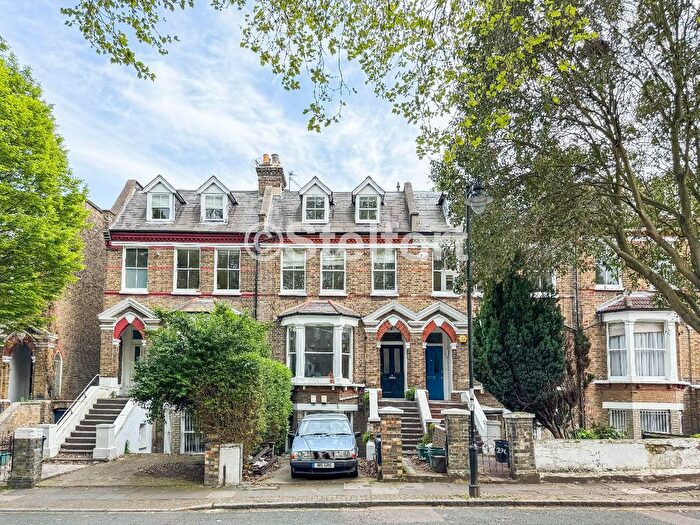 2 Bedroom Flat To Rent In Hartham Road, London, N7