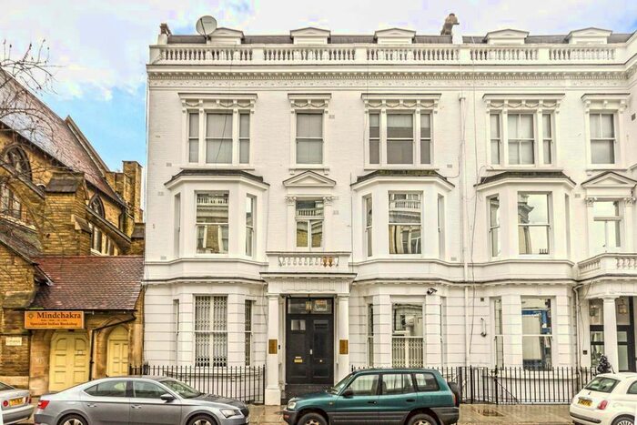 1 Bedroom Flat To Rent In Castletown Road, London, W14