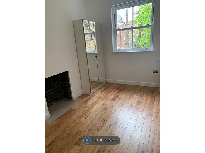 2 Bedroom Flat To Rent In Cornwall Road, London, N4