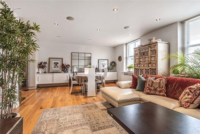 2 Bedroom Flat To Rent In Nevern Place, London, SW5