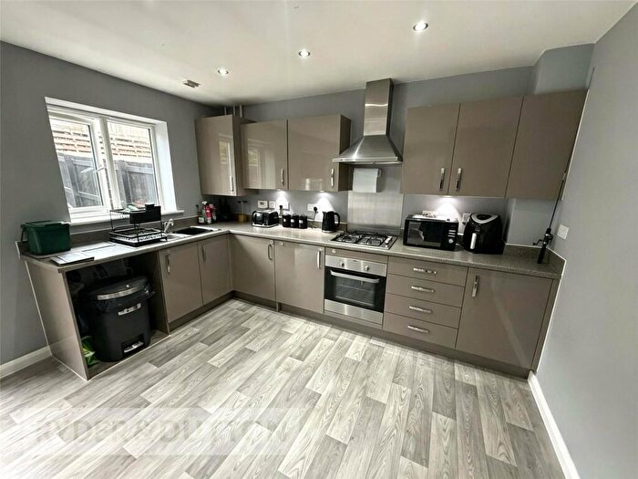 3 Bedroom Detached House To Rent In High Vale Close, Oldham, Greater Manchester, OL8