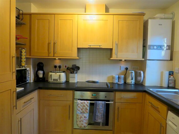 1 Bedroom Flat To Rent In Bridge Road, Bursledon, Southampton, SO31