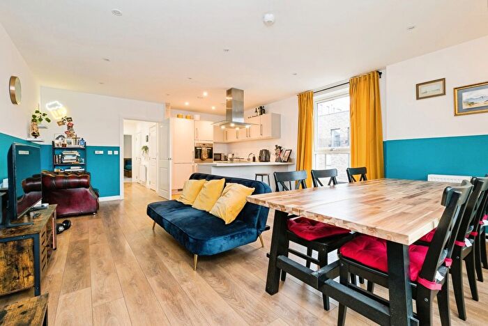 1 Bedroom Flat For Sale In Mahindra Way, Beckton, London, E6