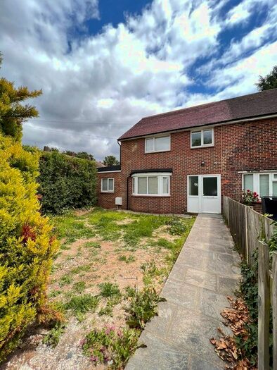 1 Bedroom Flat To Rent In Bell Gardens, Orpington, BR5