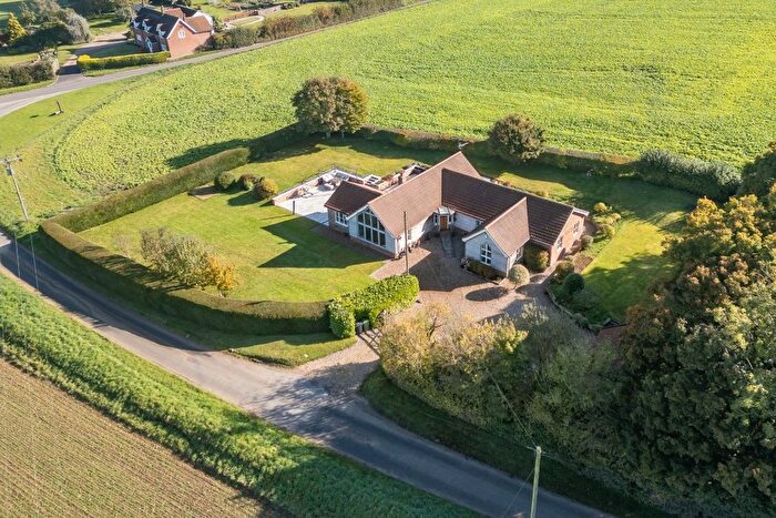 4 Bedroom Detached Bungalow For Sale In Low Street, Crownthorpe, Wicklewood, Wymondham, NR18