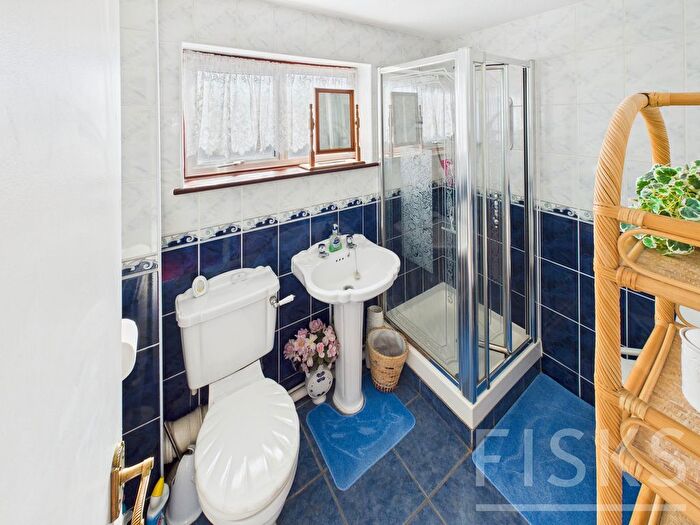 1 Bedroom Detached House For Sale In Waarem Avenue, Canvey Island, SS8
