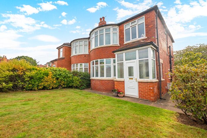 3 Bedroom Semi-Detached House For Sale In Kingswood Grove, Roundhay, Leeds, LS8
