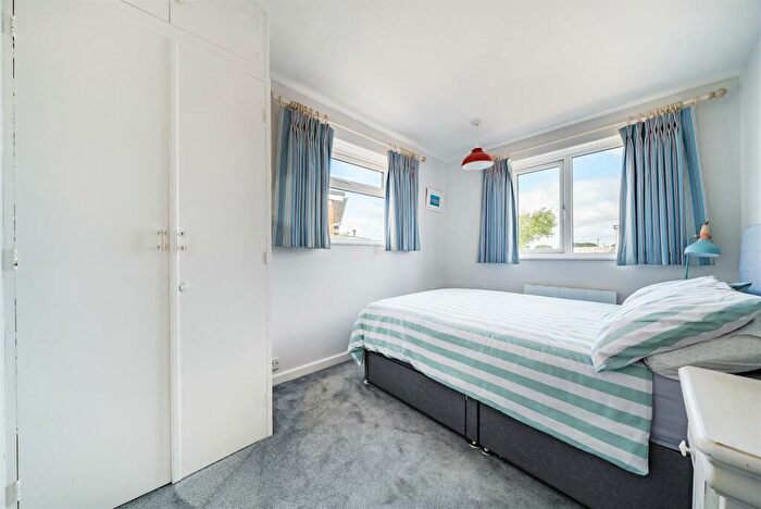 2 Bedroom Detached Bungalow For Sale In Hook, Warsash, SO31