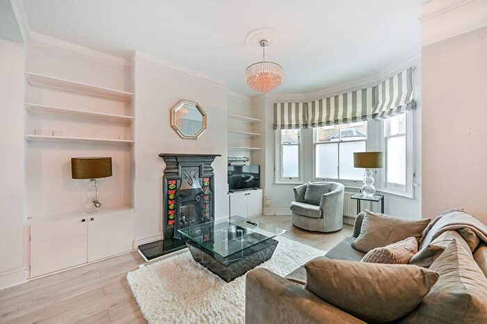 5 Bedroom Semi-Detached House For Sale In Albany Road, Windsor, SL4