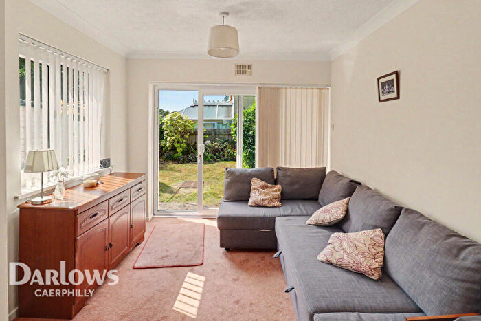 3 Bedroom Semi-Detached House For Sale In Porset Drive, Caerphilly, CF83
