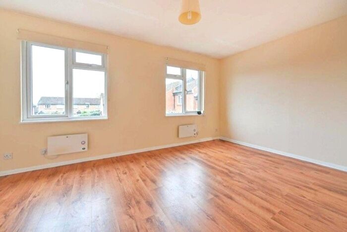 1 Bedroom Maisonette To Rent In Elder Close, Burpham, GU4