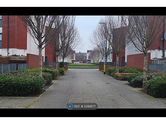 3 Bedroom Terraced House To Rent In Citizens Place, Manchester, M14