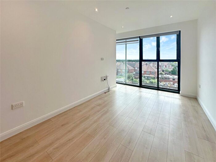 1 Bedroom Apartment To Rent In Chesterfield House, Bath Road, Slough, Berkshire, SL1