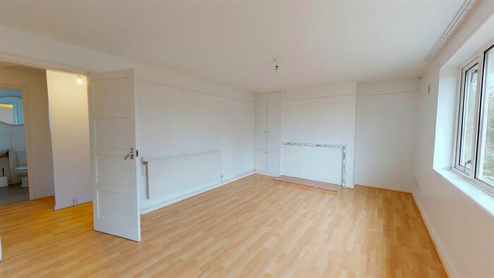 2 Bedroom Property To Rent In Townsend Square, OX4