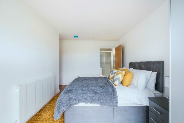 3 Bedroom Apartment To Rent In Well Farm Road Whyteleafe, CR3