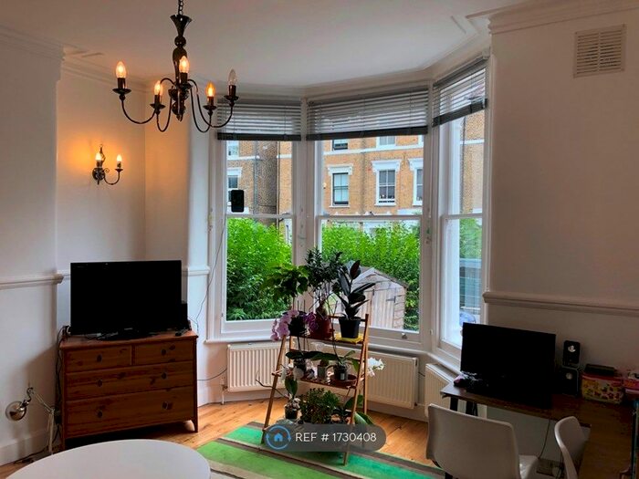 2 Bedroom Flat To Rent In Endwell Road, London, SE4