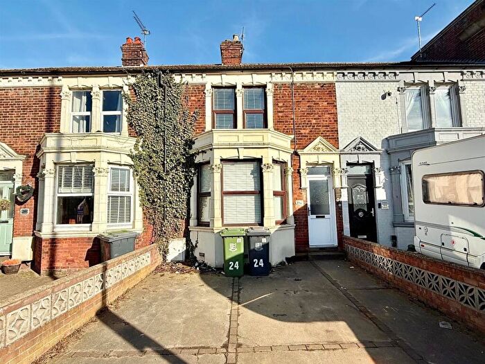 3 Bedroom Terraced House For Sale In Caister Road, Great Yarmouth, NR30