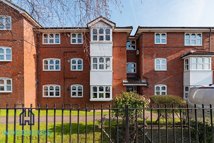 2 Bedroom Flat To Rent In Harrow View, Harrow, HA1