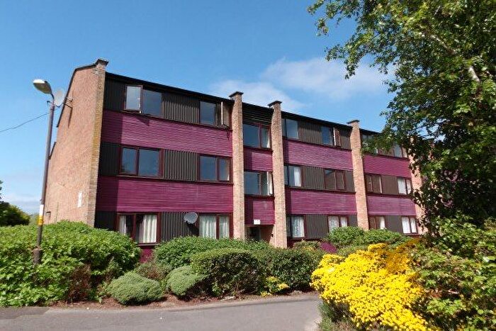 2 Bedroom Flat To Rent In College Court, Bristol, BS16