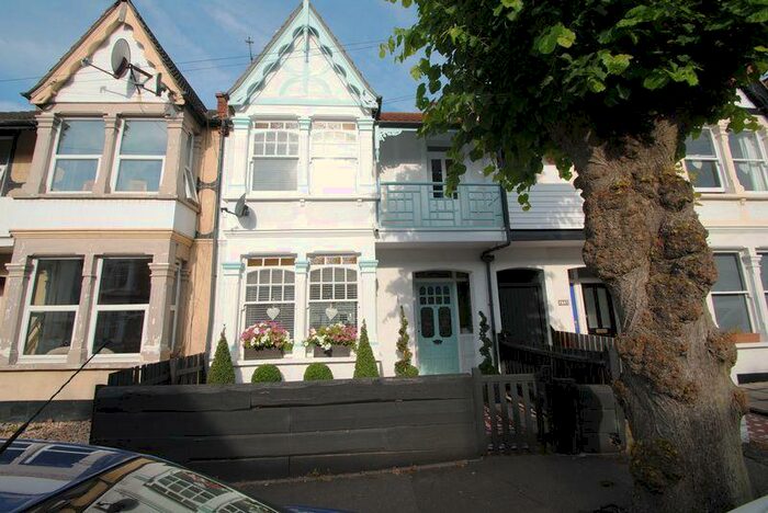 3 Bedroom Terraced House To Rent In Oakleigh Park Drive, Leigh-On-Sea, SS9