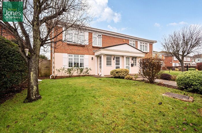 2 Bedroom Flat To Rent In Ravenswood Court, Church Road, Worthing, West Sussex, BN13