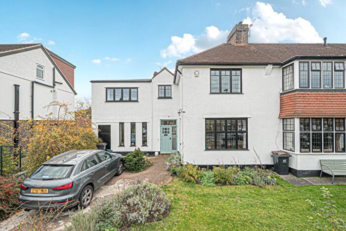4 Bedroom End Of Terrace House For Sale In Forster Road, Beckenham, BR3
