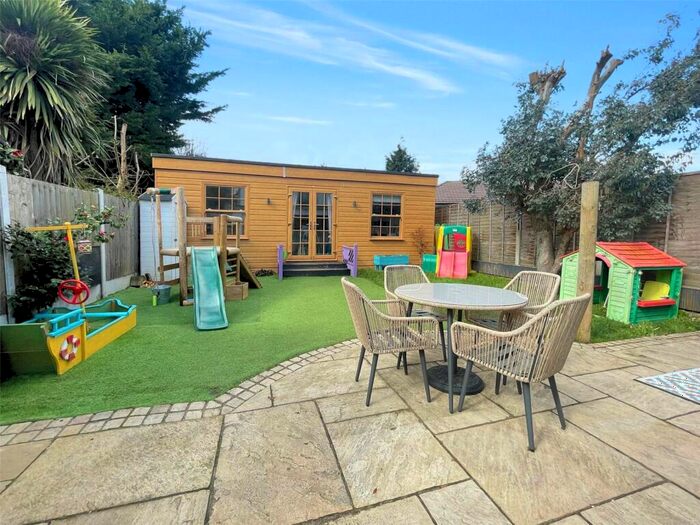 3 Bedroom Detached House For Sale In Danson Lane, South Welling, Kent, DA16