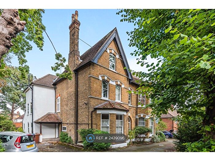 2 Bedroom Flat To Rent In Oakfield, Bromley, BR2