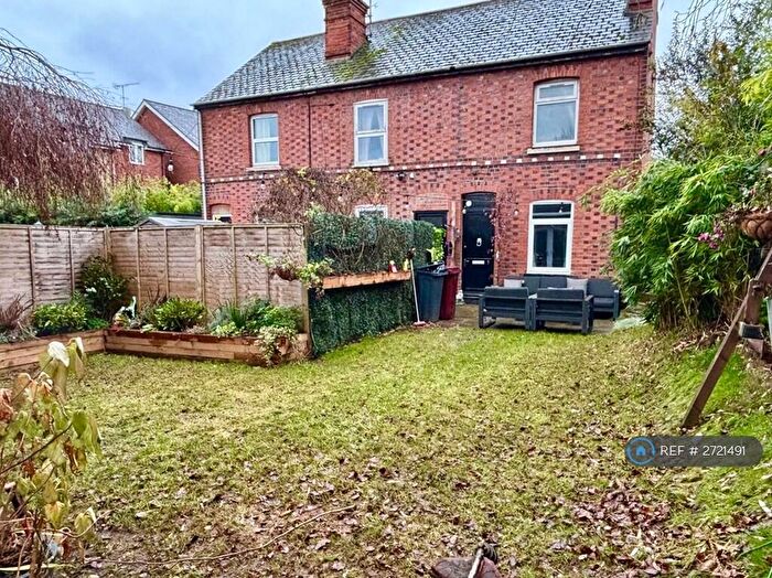 3 Bedroom End Of Terrace House To Rent In Hawk Cottage, Reading, RG1