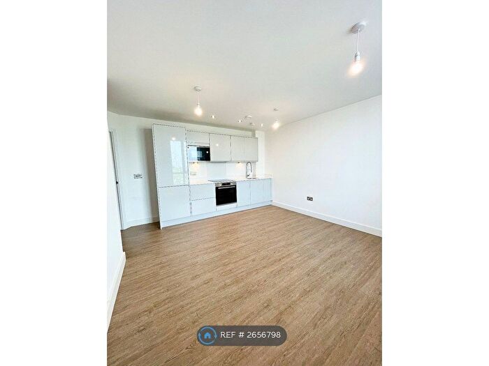 1 Bedroom Flat To Rent In Worthington Apartments, Sale, M33