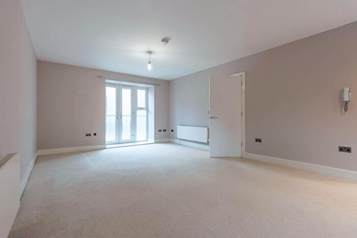 2 Bedroom Town House To Rent In Greenfield Road, Harborne, B17
