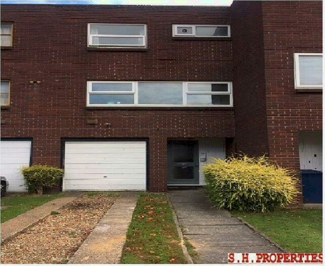 3 Bedroom Semi-Detached House To Rent In Links Way, Hendon, NW4
