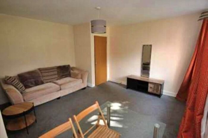 2 Bedroom Flat To Rent In Eccles New Road, Salford, M5