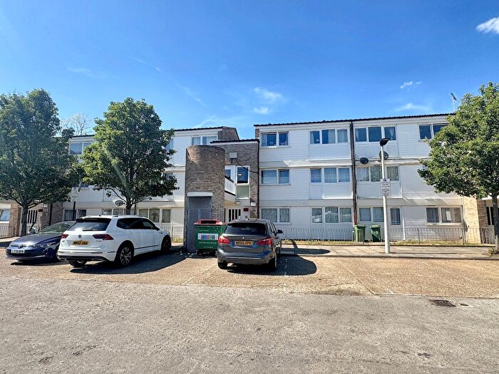 1 Bedroom Flat To Rent In Carroll Close, Stratford, E15