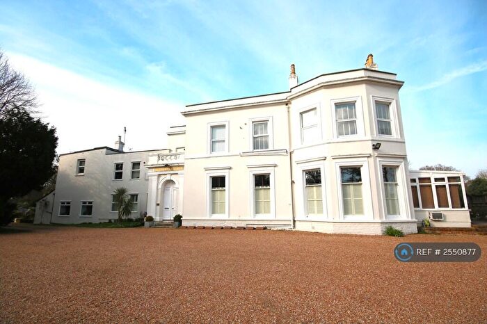 2 Bedroom Flat To Rent In Courtenay House, Dunkirk, Faversham, ME13