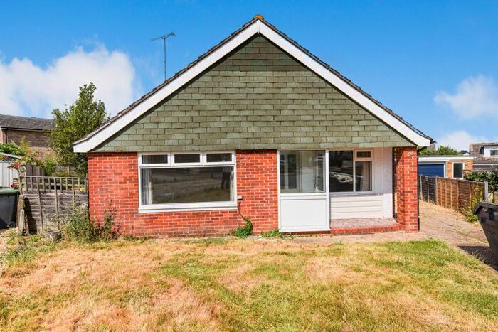 3 Bedroom Detached Bungalow To Rent In Margaret Close, Waterlooville, PO7