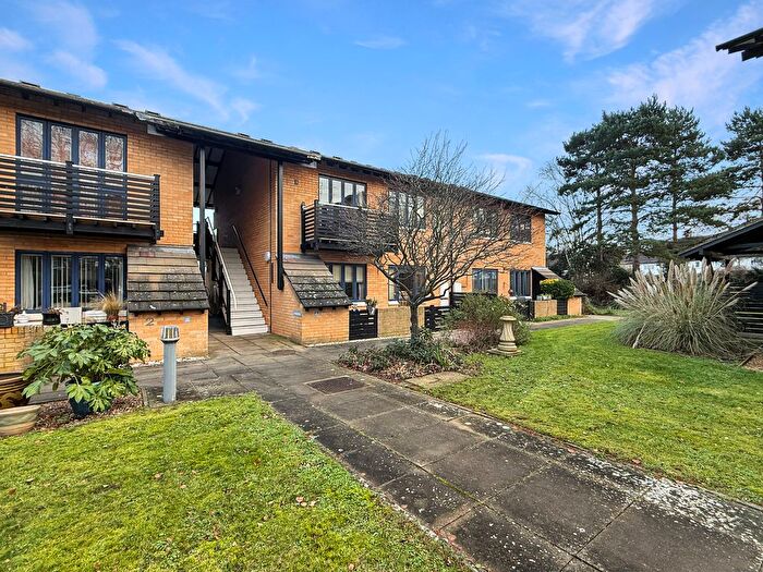 1 Bedroom Flat For Sale In Salisbury Place, Trumpington, CB2