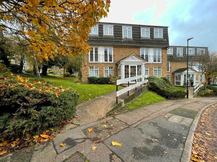 1 Bedroom Flat To Rent In Crofton Way, Enfield, EN2