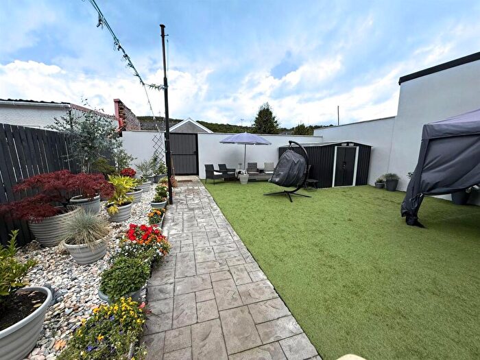 4 Bedroom Semi-Detached House For Sale In High Street, Glynneath, Neath, SA11