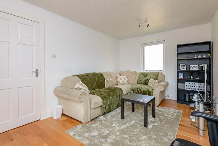 2 Bedroom Flat For Sale In / Sienna Gardens, Marchmont, Edinburgh, EH9
