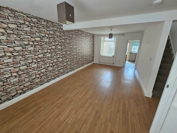 2 Bedroom House To Rent In Regent Street East, Britton Ferry, SA11